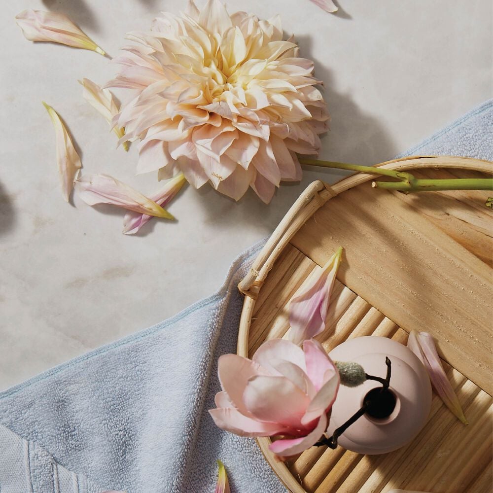 Thymes Kimono Rose Diffuser Oil Refill with naturally dervied fragrance image number 2